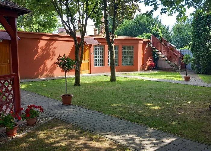 Brody 51 53 Апартаменты