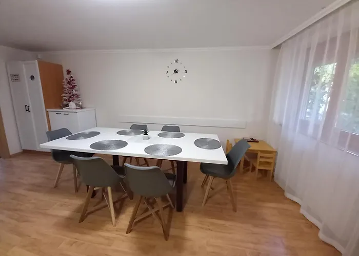 Brody 51 53 Апартаменты